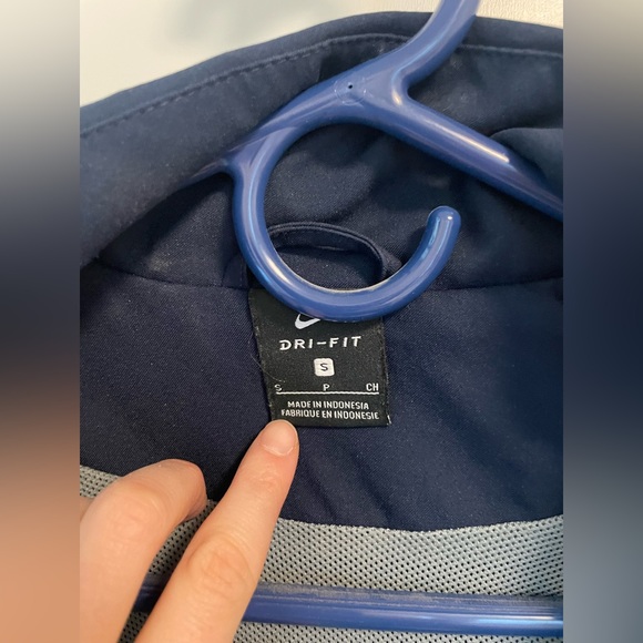 UConn Nike zip up - Picture 3 of 4